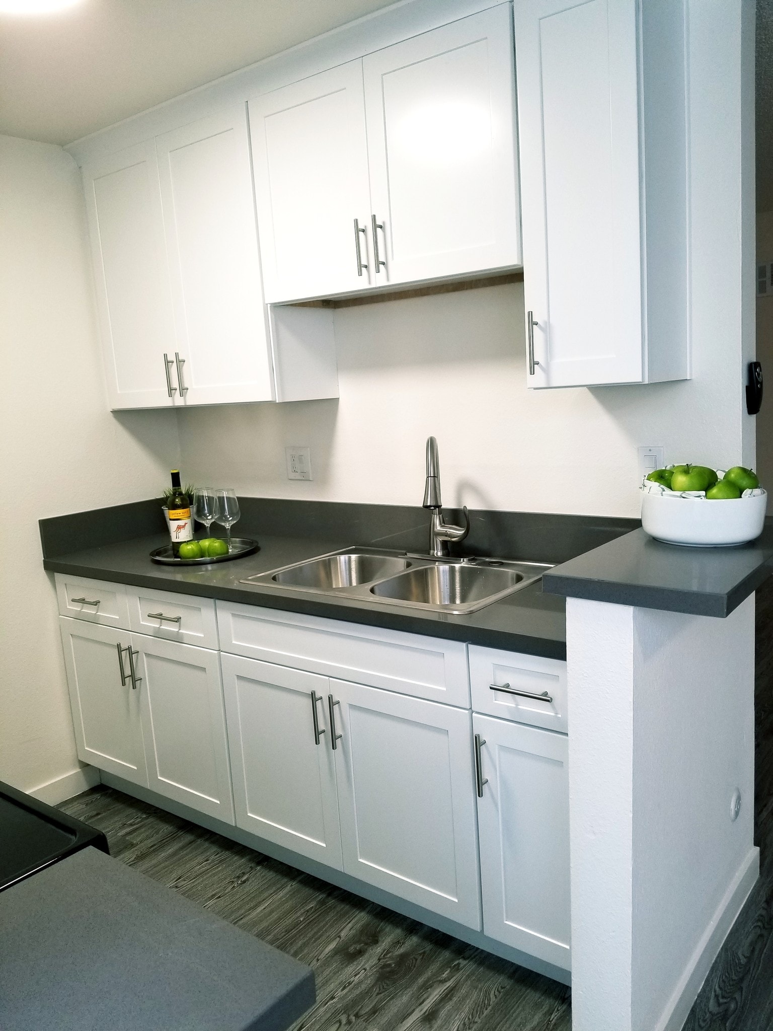 Building Photo - 526 S Ardmore Ave