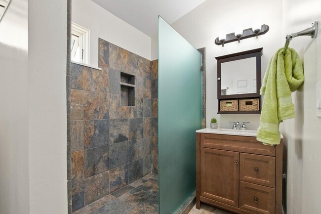 Building Photo - 114 Fairbanks St