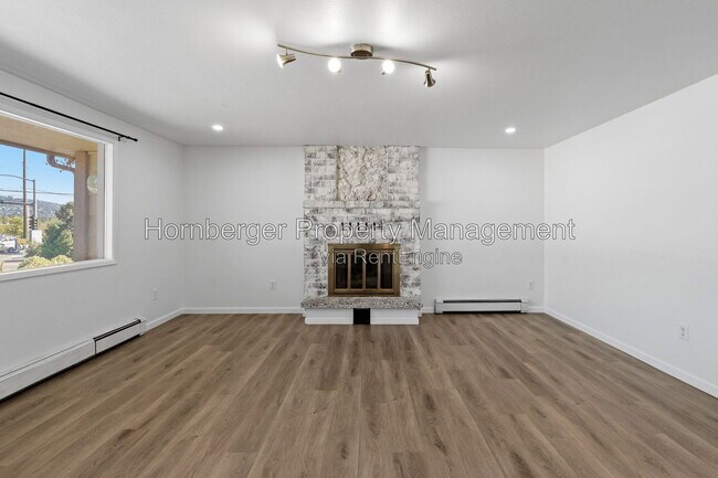 Building Photo - 2815 E 37th Ave