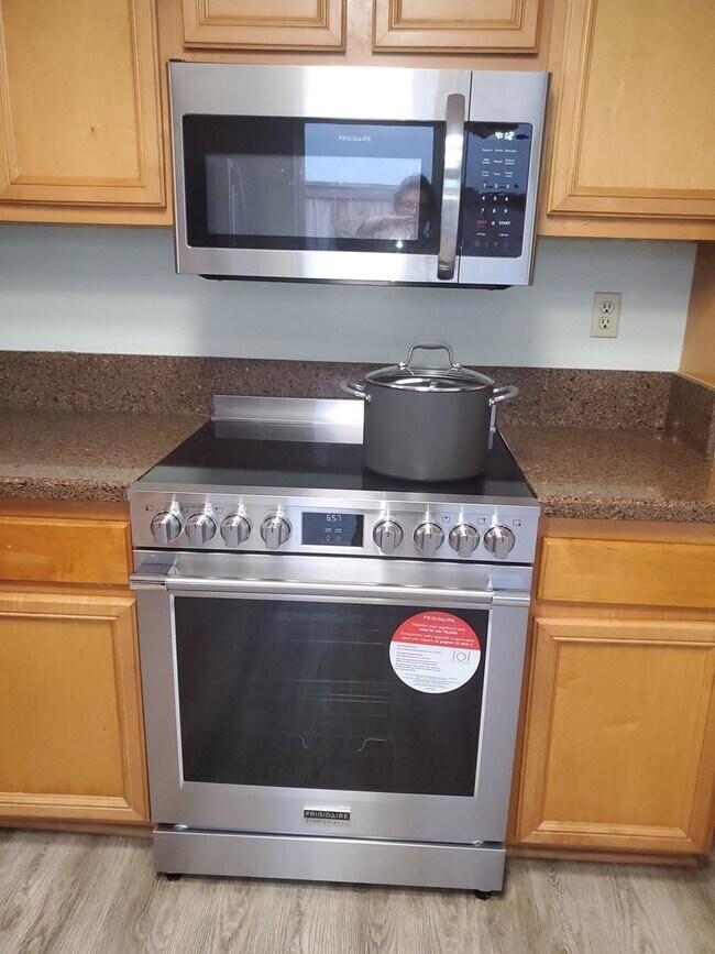 Building Photo - 4957 Del Monte Ave