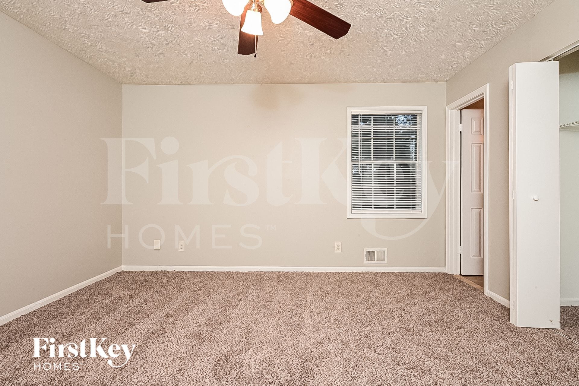 Building Photo - 3327 Creekwood Dr