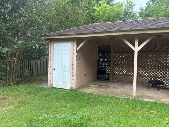 Building Photo - 9948 Twin Shores Dr