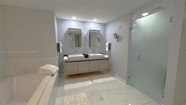 Building Photo - 400 Sunny Isles Blvd
