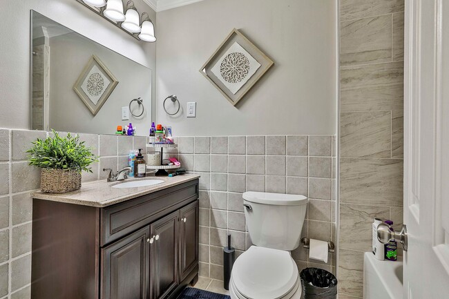 Building Photo - Renovated Peachtree City Ranch Close to Everything