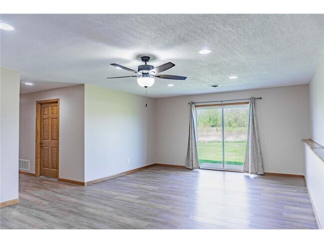 Building Photo - 211X Blake Ave