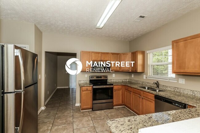 Building Photo - 3 Bedroom Pet-Friendly Home in Atlanta, GA with Main Street Renewal