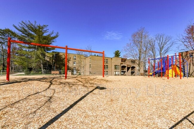 Building Photo - 11220 Chestnut Grove Square