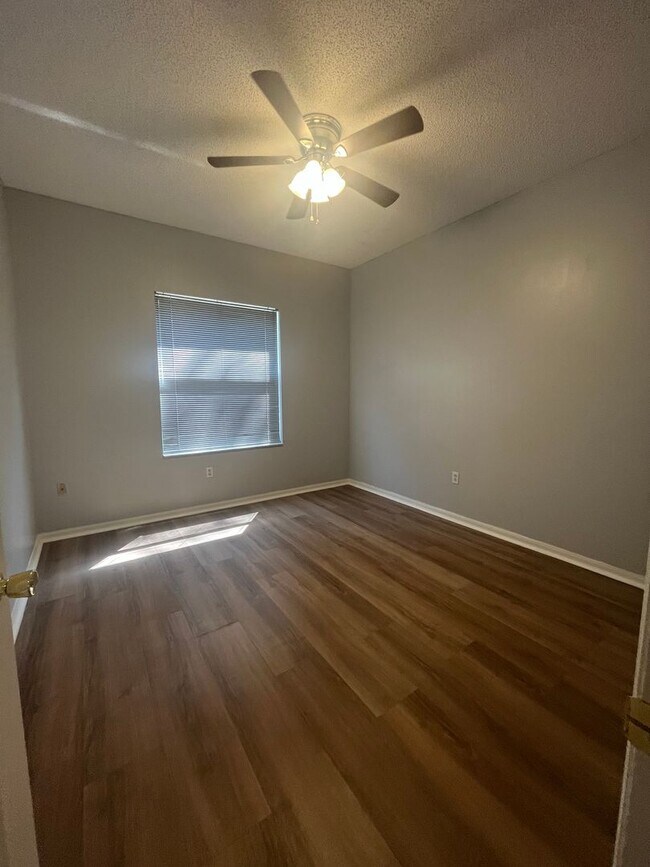 Building Photo - Nice Home in Seminole Woods!