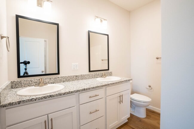 Building Photo - BRAND NEW 3 BEDROOM HOME - Mount Vernon, MO