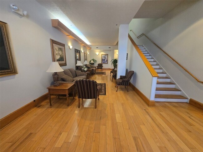 Building Photo - 900 Market St