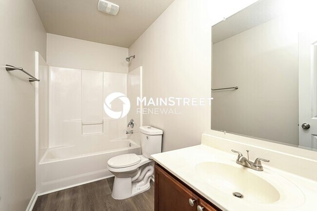 Building Photo - 4 Bedroom Pet-Friendly Home in GREENSBORO,...