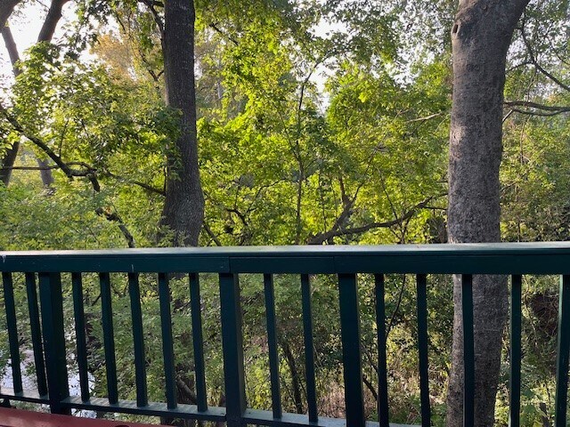 Building Photo - 8227 Kingsbrook Rd