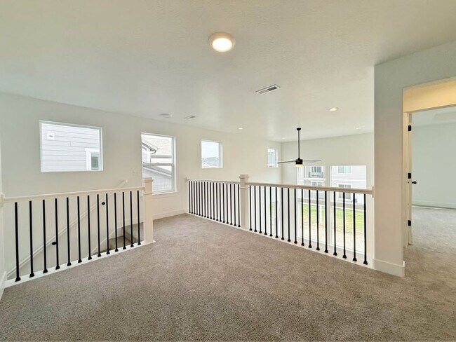 Building Photo - 3759 950 N