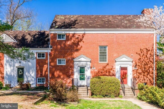 Building Photo - 3282 Martha Custis Dr