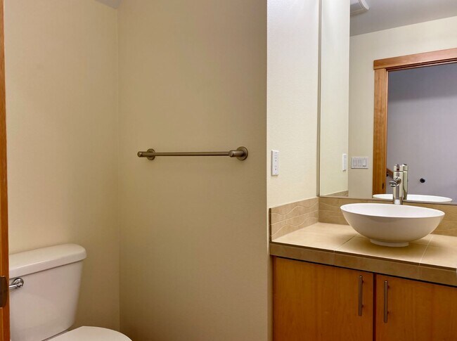 Building Photo - Eagle Crest Condo at Lone Pine