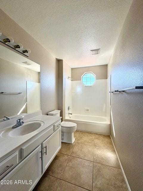 Building Photo - 5946 E Kelton Ln