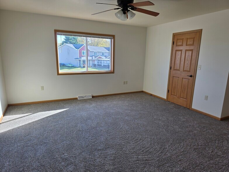 Building Photo - 2996 Icecap Rd