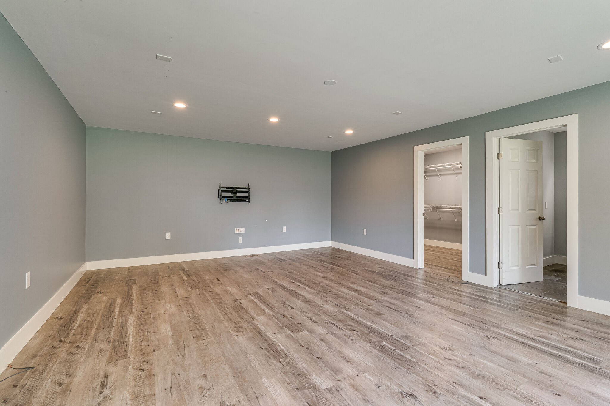 Building Photo - 279 Stones River Rd