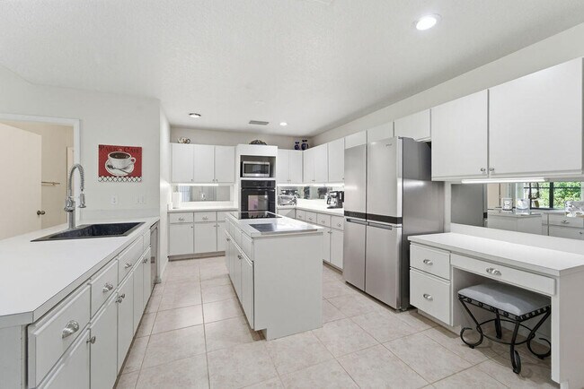 Building Photo - 5562 Reynolds Rd