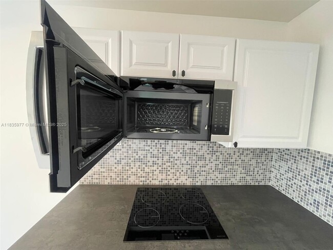 Building Photo - 5731 SW 53rd Terrace