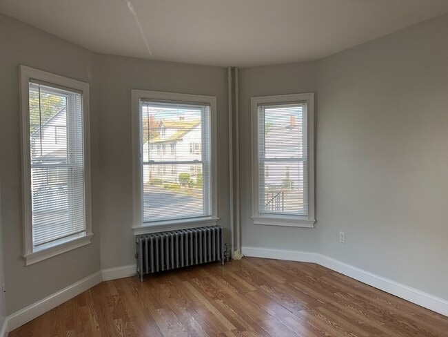 Building Photo - 179 Belmont St