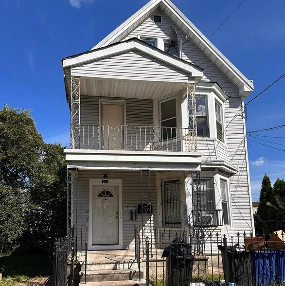 Building Photo - 206 Peshine Ave