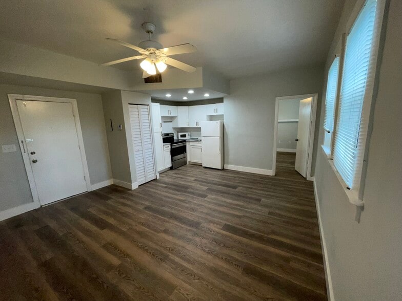 Building Photo - 536 14th St