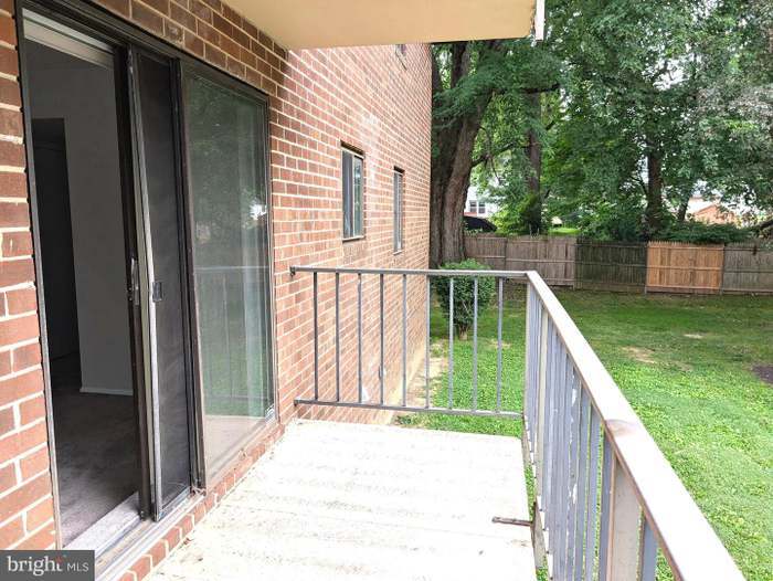 Building Photo - 822A Putnam Blvd
