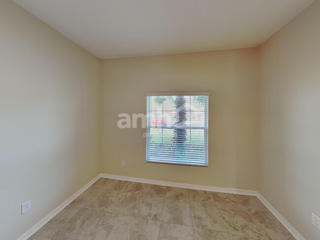 Building Photo - 1813 Henley St