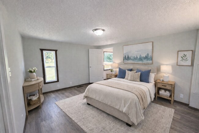 Building Photo - Fully Remodeled 3 Bedroom, 2 Bath Home in the Country – Versailles, KY