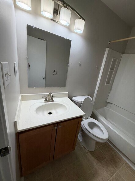 Building Photo - 13123 Wonderland Way