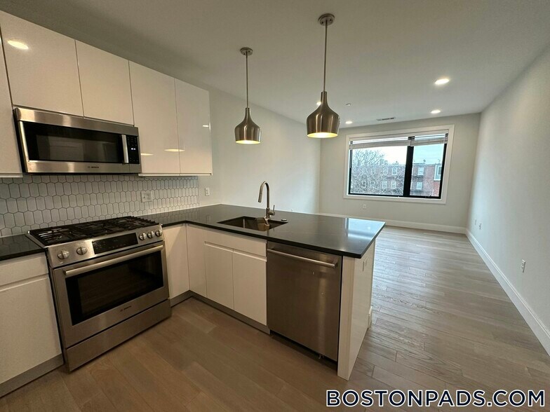 Building Photo - 152 Liverpool St