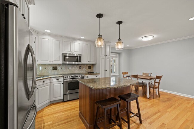 Building Photo - 181 Amazon Pl