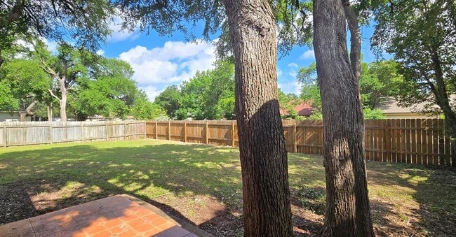 Building Photo - 11904 Hardwood Trail