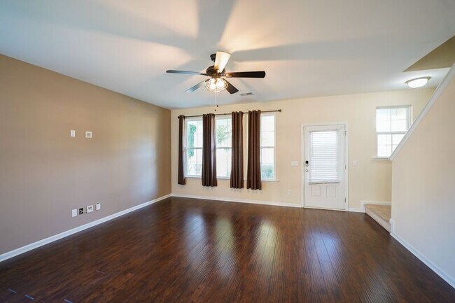 Building Photo - 43 Sand Valley Ct
