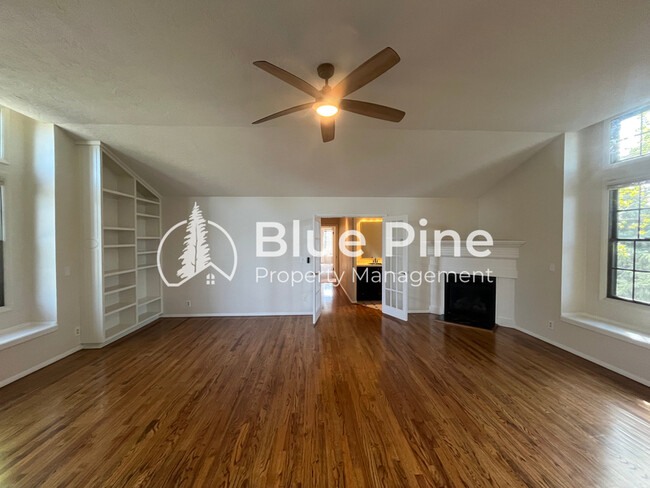 Building Photo - 3267 Merlin Dr