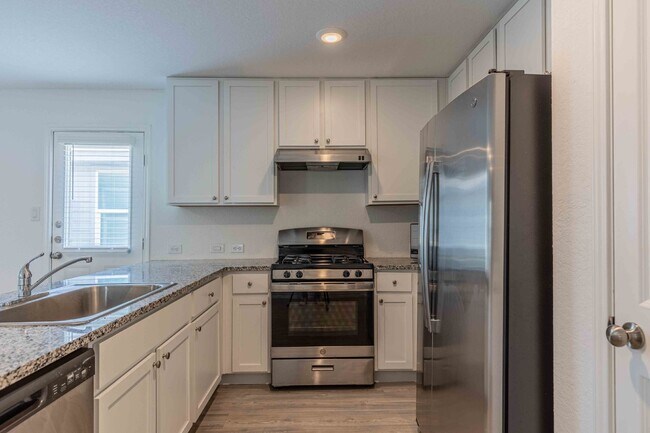 Building Photo - 6562 Runaway Row