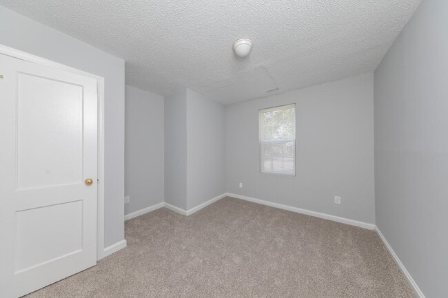 Building Photo - 1128 Wilkins Dr