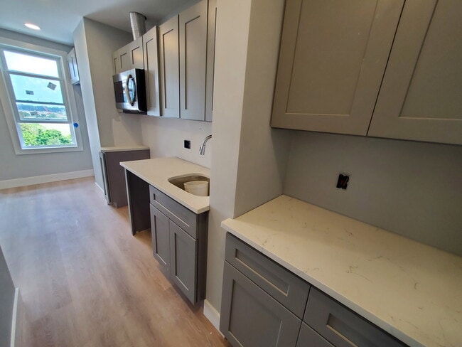 Building Photo - 31 Faywood Ave