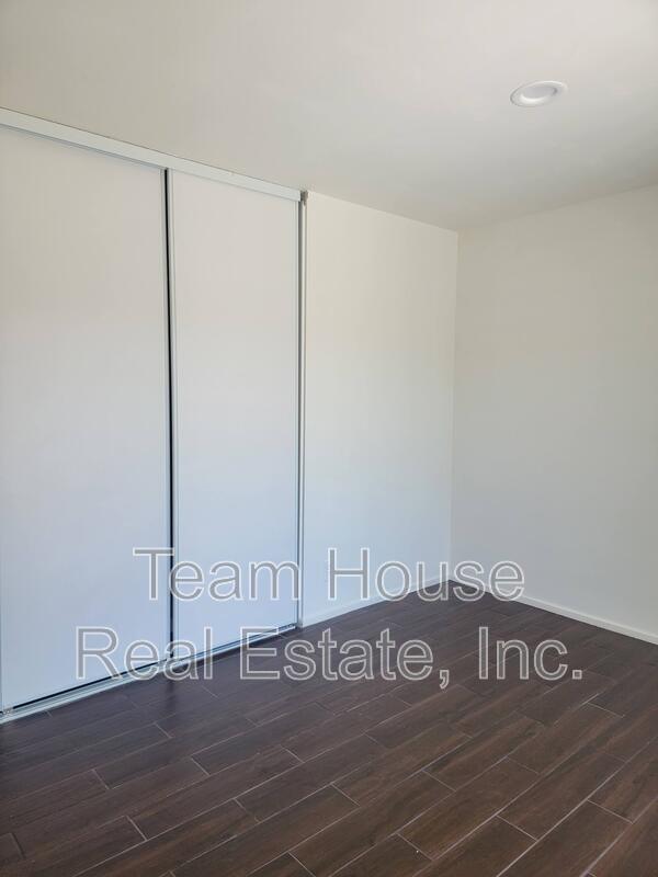 Building Photo - 23423 Vía Boscana