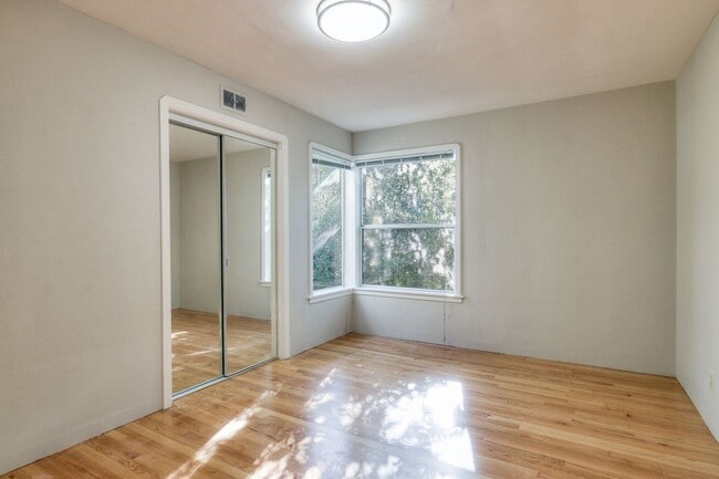 Building Photo - Home For Rent in Beautiful Saratoga!