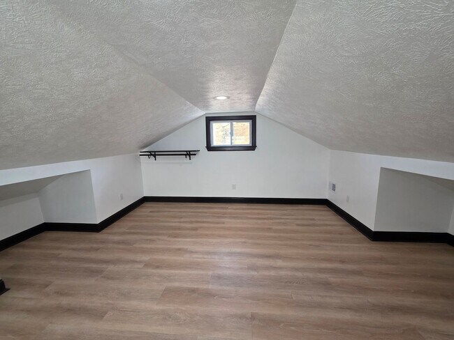 Building Photo - 1111 Freyburg St