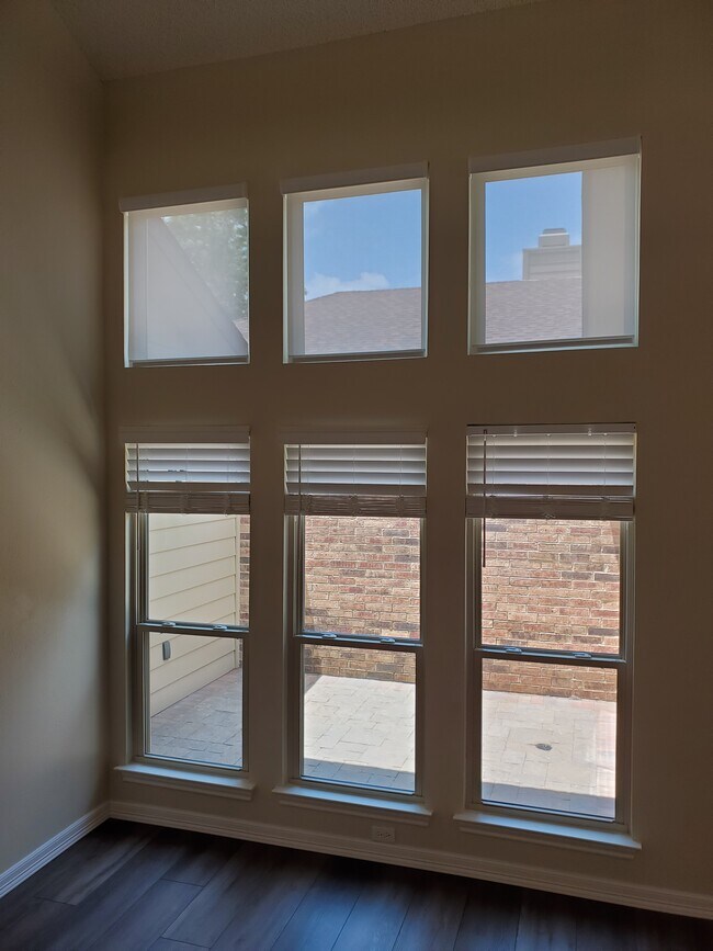 Building Photo - 4424 Windhaven Ln