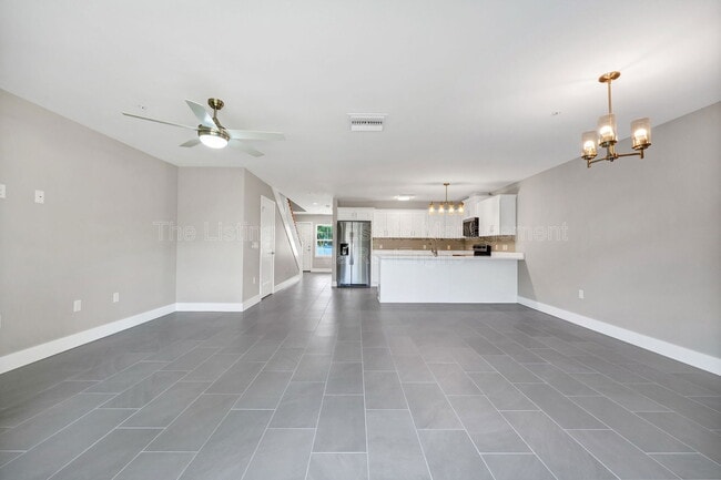 Building Photo - 37 SE 15th Terrace