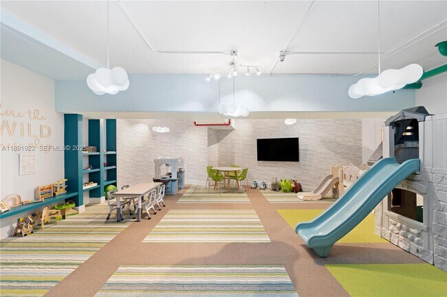 Building Photo - 900 Biscayne Blvd