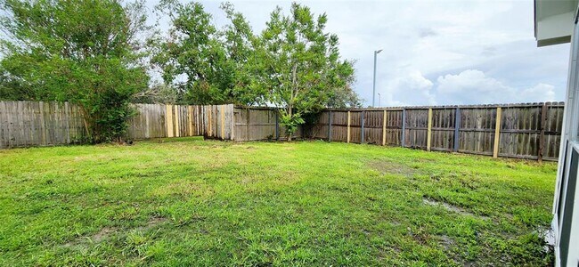 Building Photo - 129 Wagon Ln Loop