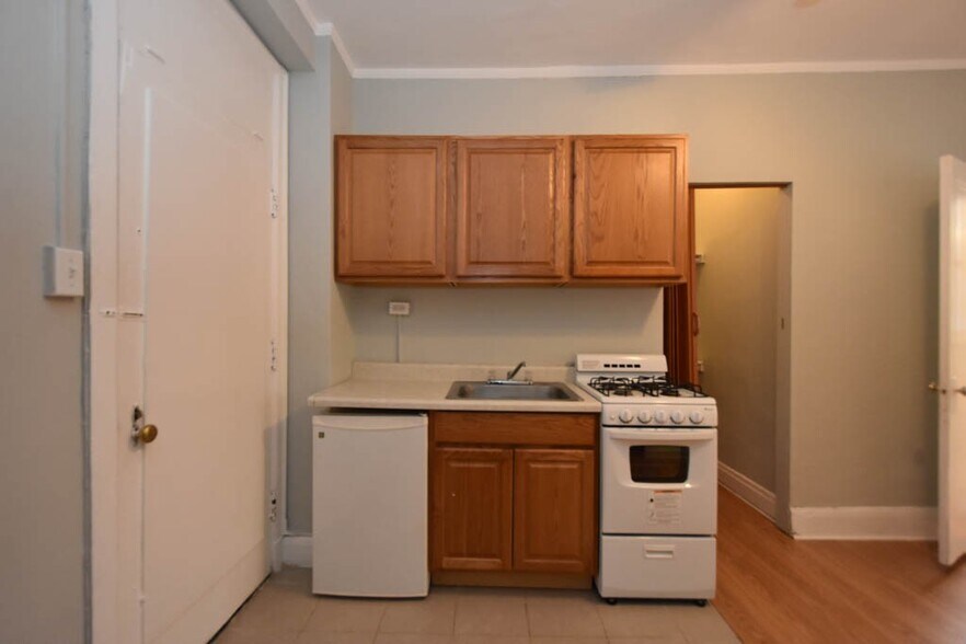 Building Photo - 3824 N Fremont St