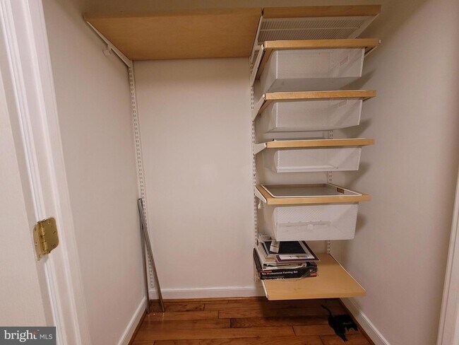 Building Photo - 616 E Street NW Unit 1007