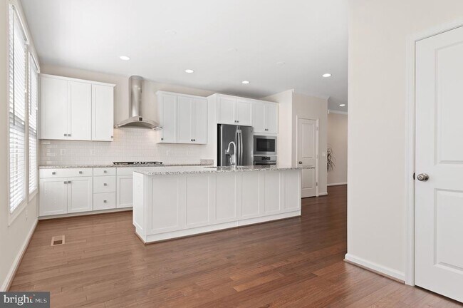 Building Photo - 42409 S Dogwood St