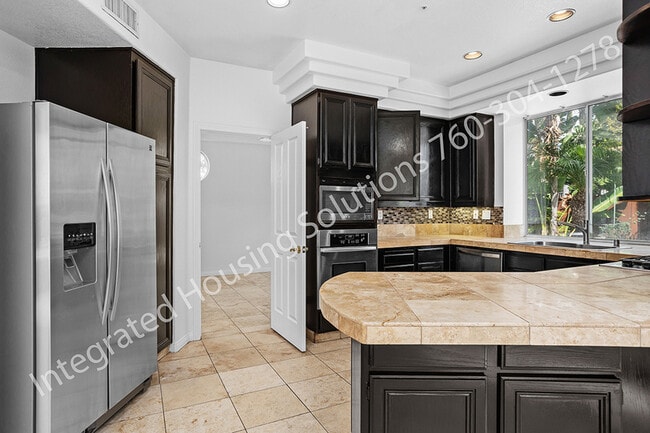 Building Photo - 2552 Sea Scape Glen